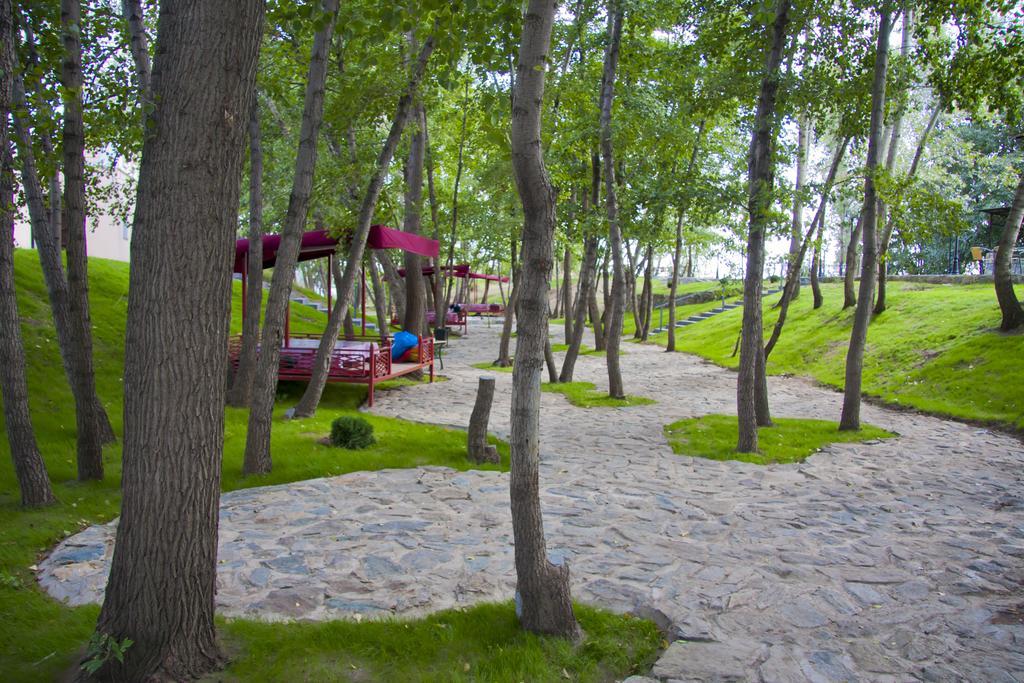 Green Land Hotel Aktobe Eksteriør billede