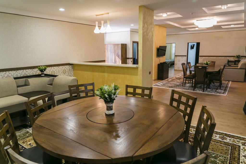 Green Land Hotel Aktobe Eksteriør billede