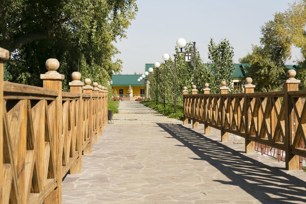 Green Land Hotel Aktobe Eksteriør billede